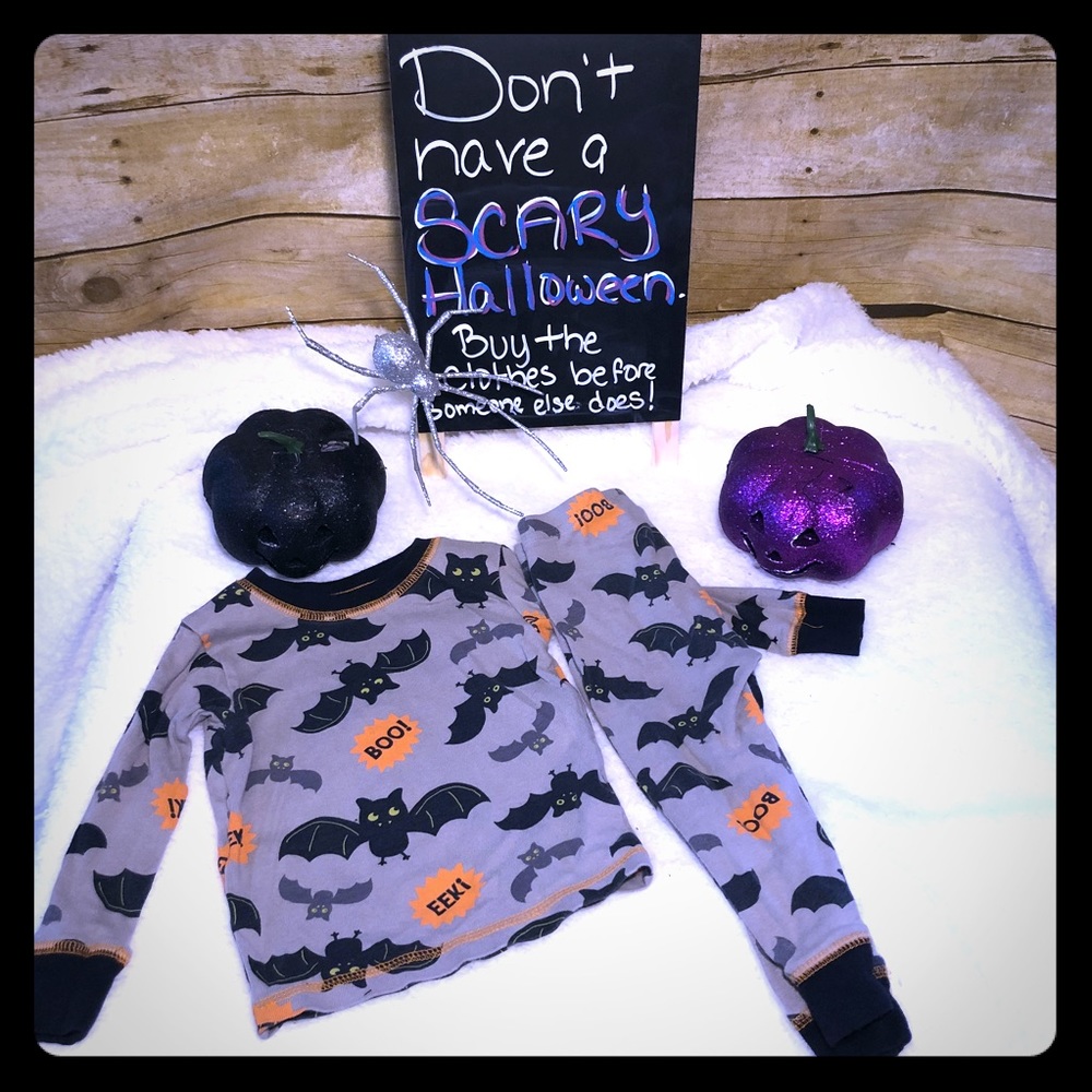 Carter’s Halloween Bats and Boos pajamas 18months
